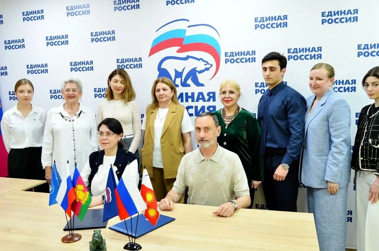 Депутат ЗСК Виктор Тепляков подписал соглашение СГУ и «Единой России