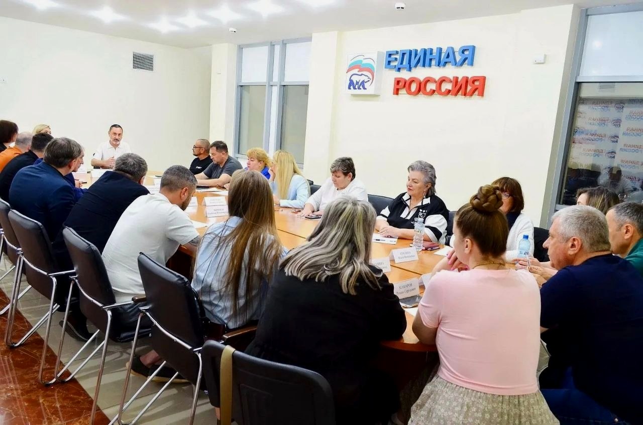 Депутат ЗСК Виктор Тепляков встретился по вопросу гуманитарной помощи в зоне СВО