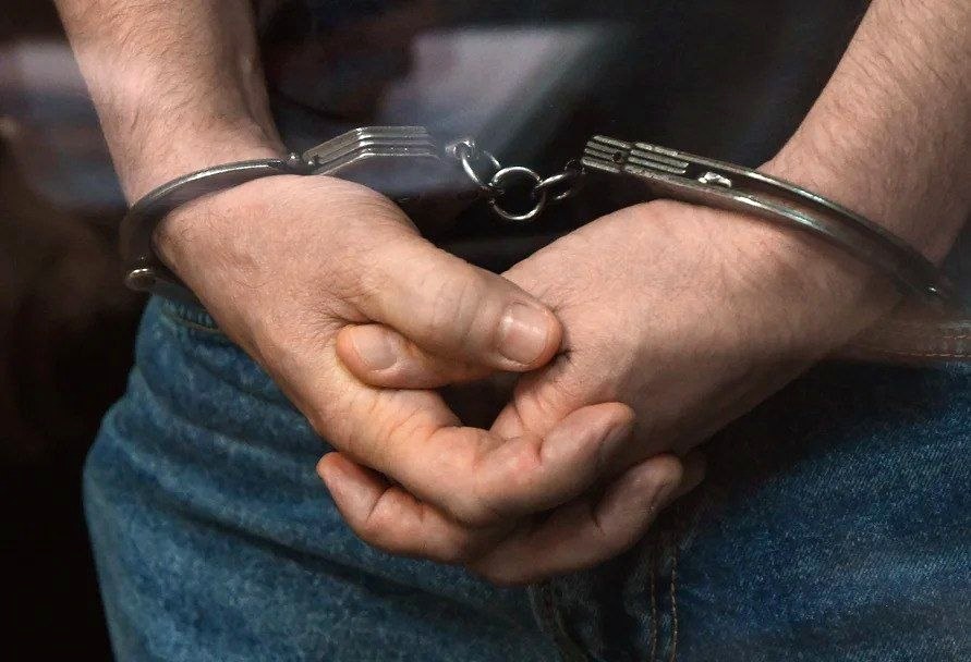 Жителя с двойным гражданством приговорили к 14 годам за государственную измену