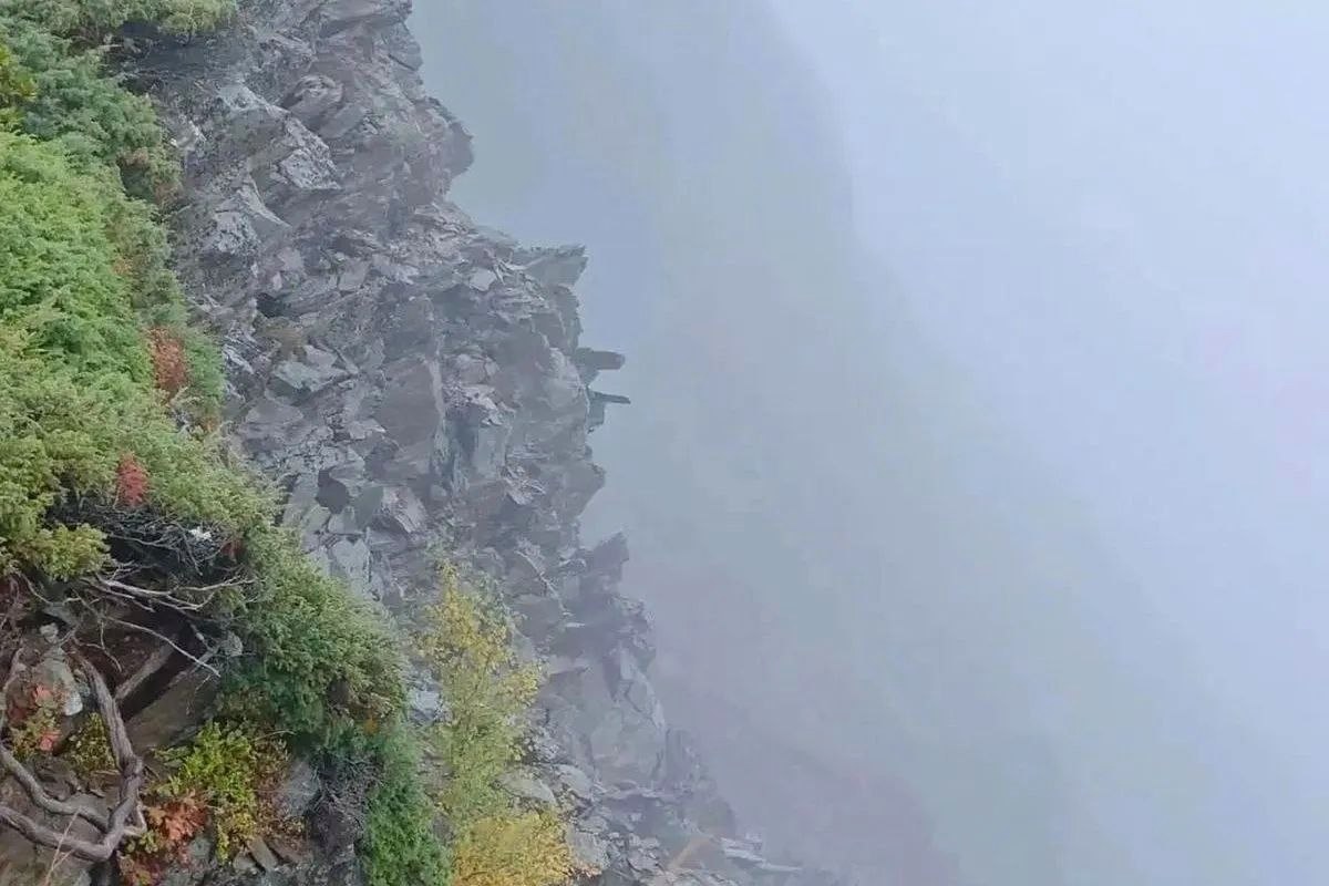 Спасение двух братьев в горах Сочи, застрявших в расщелине на Ачишхо
